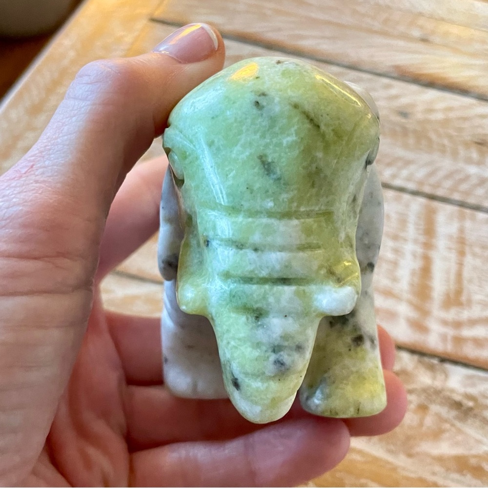 🐘Majestic Hand Carved Jade Elephant🐘 ~Over 1 lb! - Picture 9 of 15